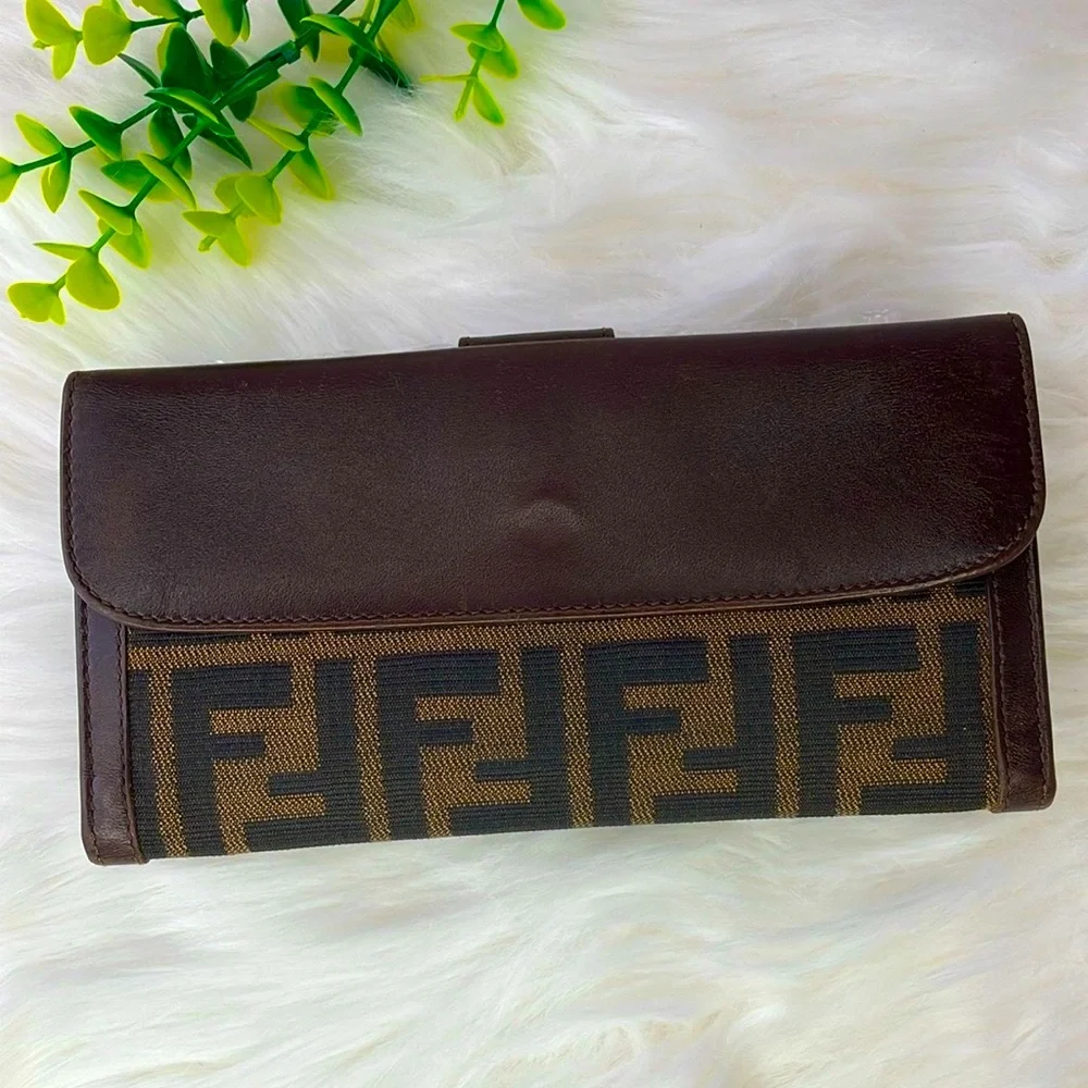 Fendi any occasion snap